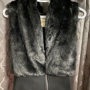 Mendocino black fur vest 🖤🐻